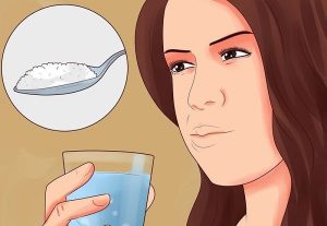Súc miệng nước muối
